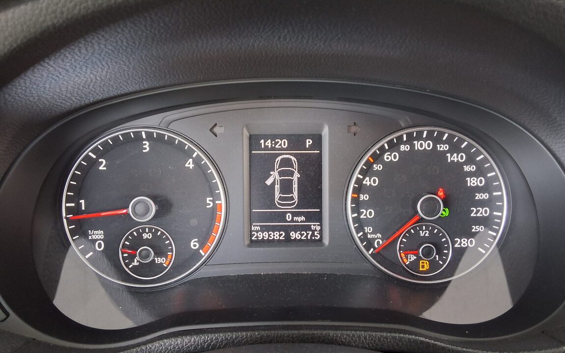 VOLKSWAGEN THE NEW PASSAT (7TH GEN) 2.0 TDI 2013 - zdjęcie 9