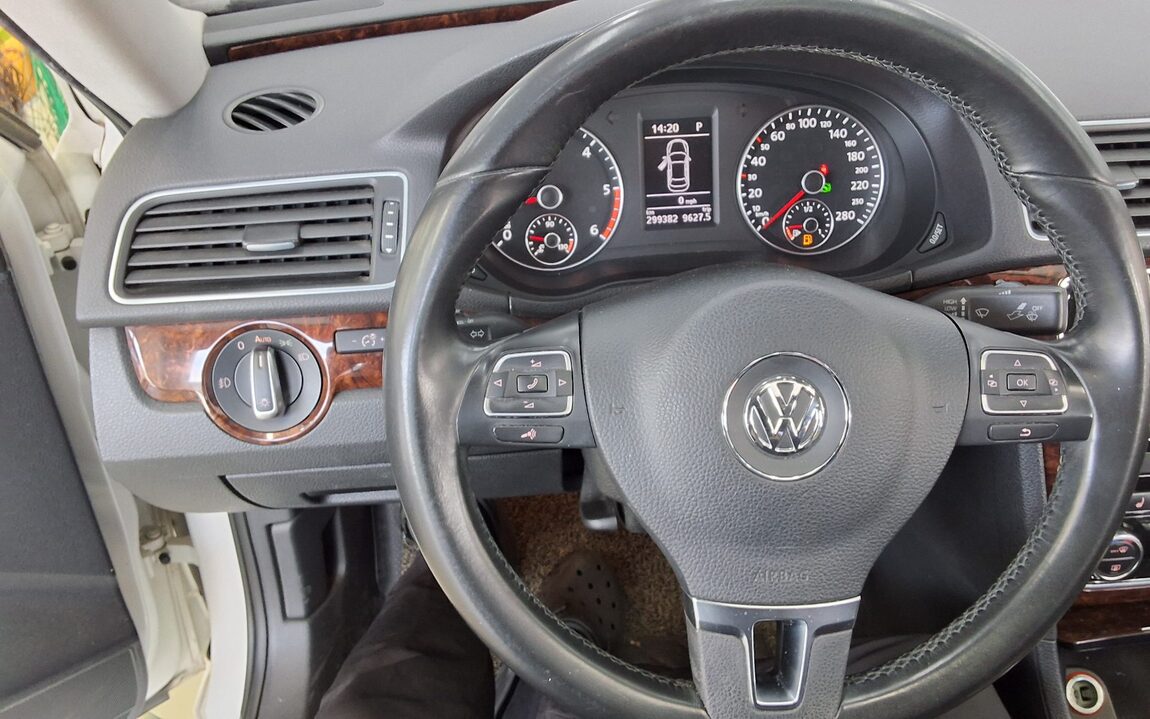 VOLKSWAGEN THE NEW PASSAT (7TH GEN) 2.0 TDI 2013 - zdjęcie 17