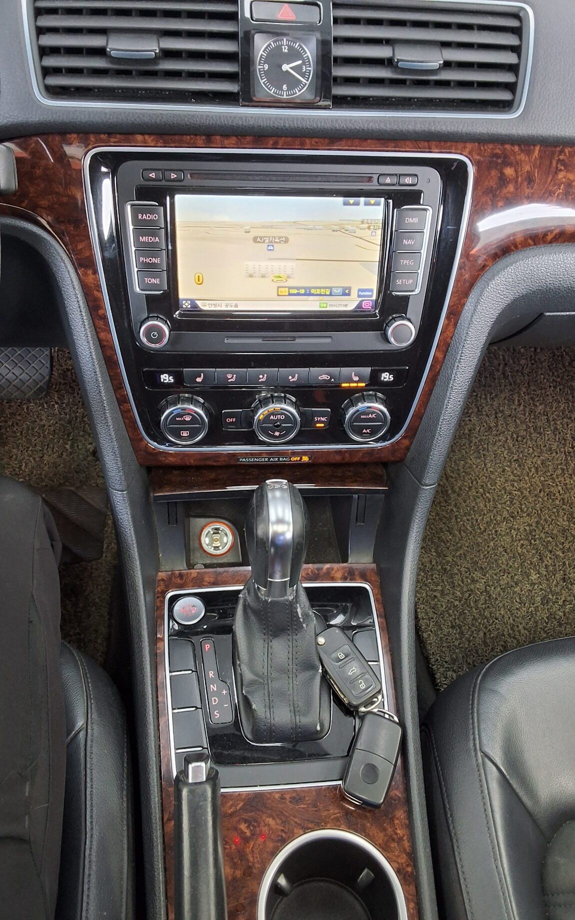 VOLKSWAGEN THE NEW PASSAT (7TH GEN) 2.0 TDI 2013 - zdjęcie 18