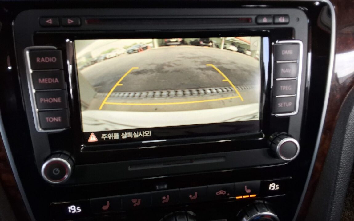 VOLKSWAGEN THE NEW PASSAT (7TH GEN) 2.0 TDI 2013 - zdjęcie 19