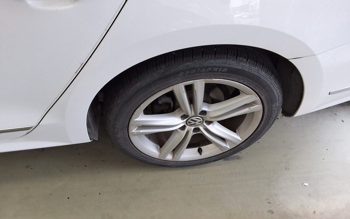 VOLKSWAGEN THE NEW PASSAT (7TH GEN) 2.0 TDI 2013 - zdjęcie 25