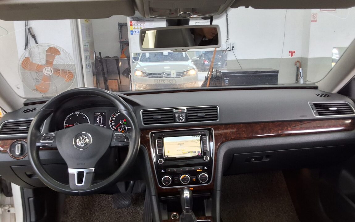 VOLKSWAGEN THE NEW PASSAT (7TH GEN) 2.0 TDI 2013 - zdjęcie 11