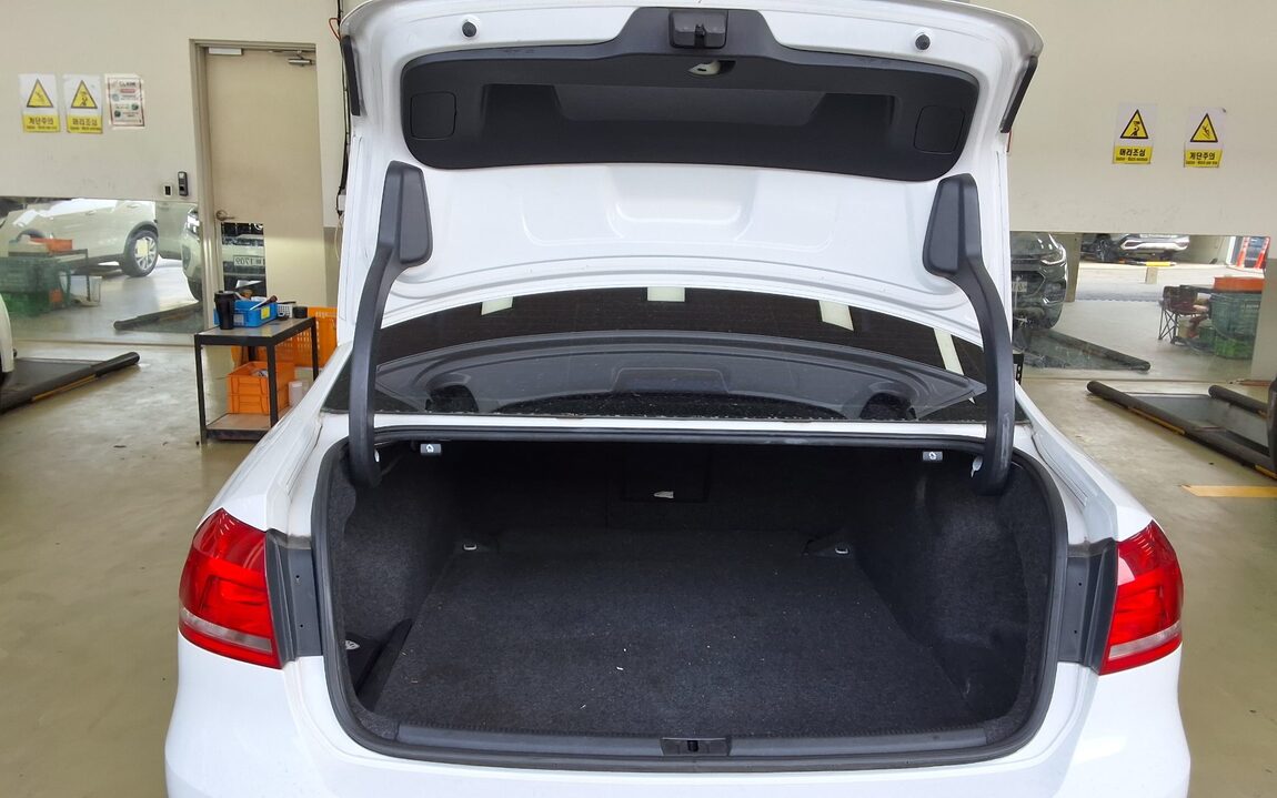VOLKSWAGEN THE NEW PASSAT (7TH GEN) 2.0 TDI 2013 - zdjęcie 15