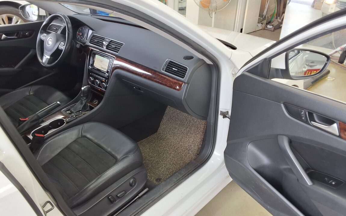 VOLKSWAGEN THE NEW PASSAT (7TH GEN) 2.0 TDI 2013 - zdjęcie 14