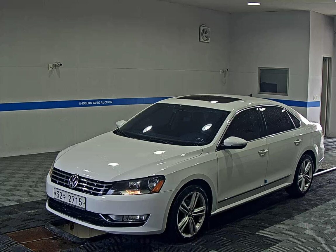 VOLKSWAGEN THE NEW PASSAT (7TH GEN) 2.0 TDI 2013 - zdjęcie 2