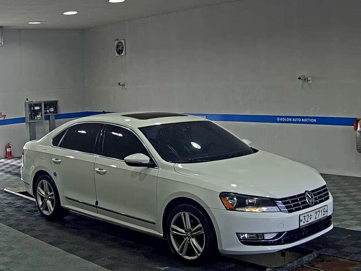 VOLKSWAGEN THE NEW PASSAT (7TH GEN) 2.0 TDI 2013 - zdjęcie 3