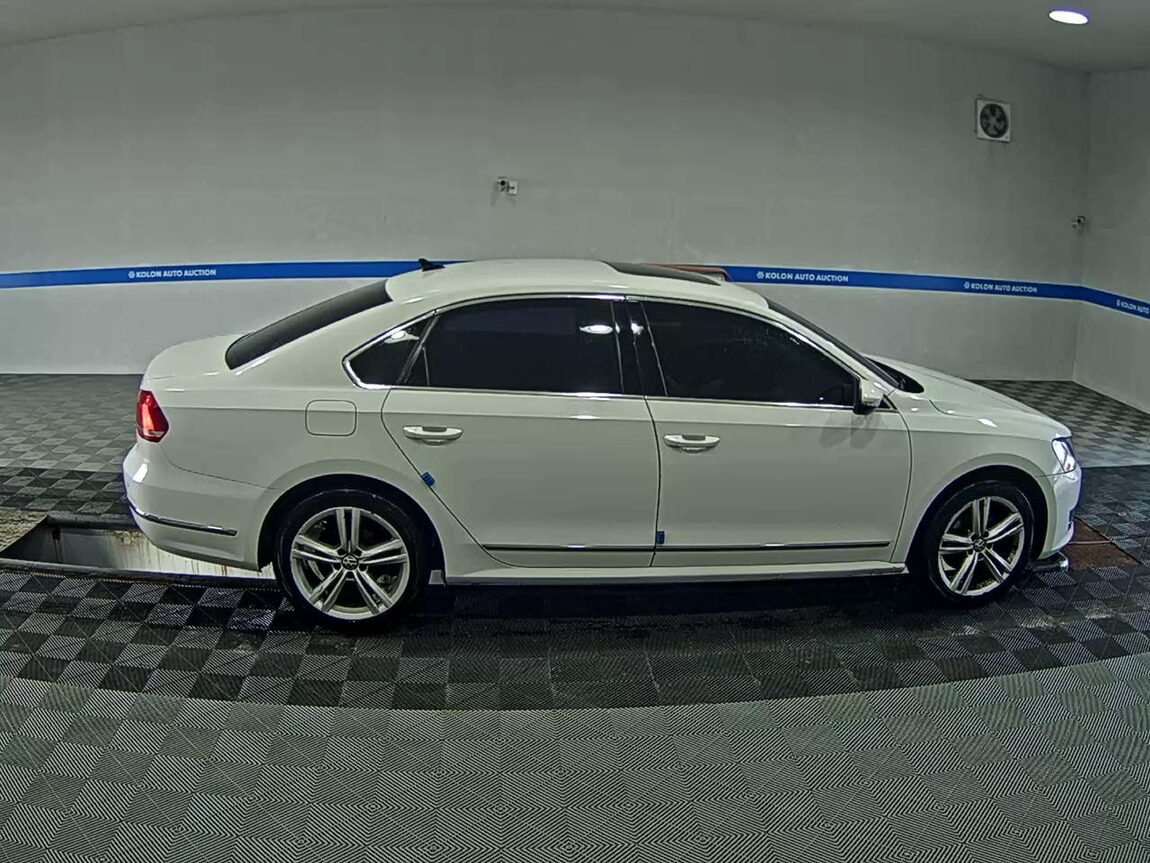 VOLKSWAGEN THE NEW PASSAT (7TH GEN) 2.0 TDI 2013 - zdjęcie 4