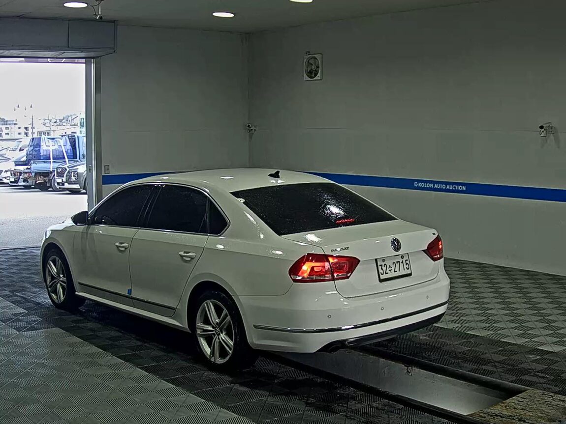 VOLKSWAGEN THE NEW PASSAT (7TH GEN) 2.0 TDI 2013 - zdjęcie 6