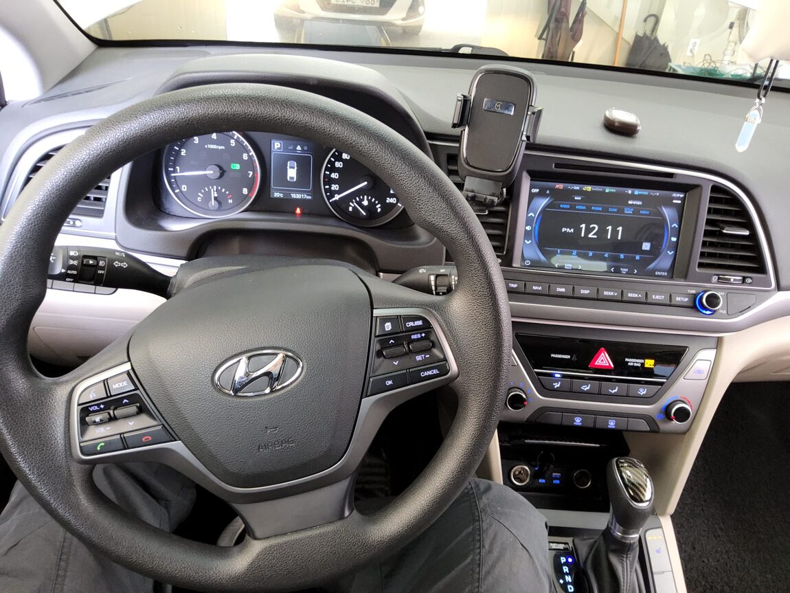 HYUNDAI AVANTE AD 1.6 GDi VALUE PLUS 2018 - zdjęcie 17