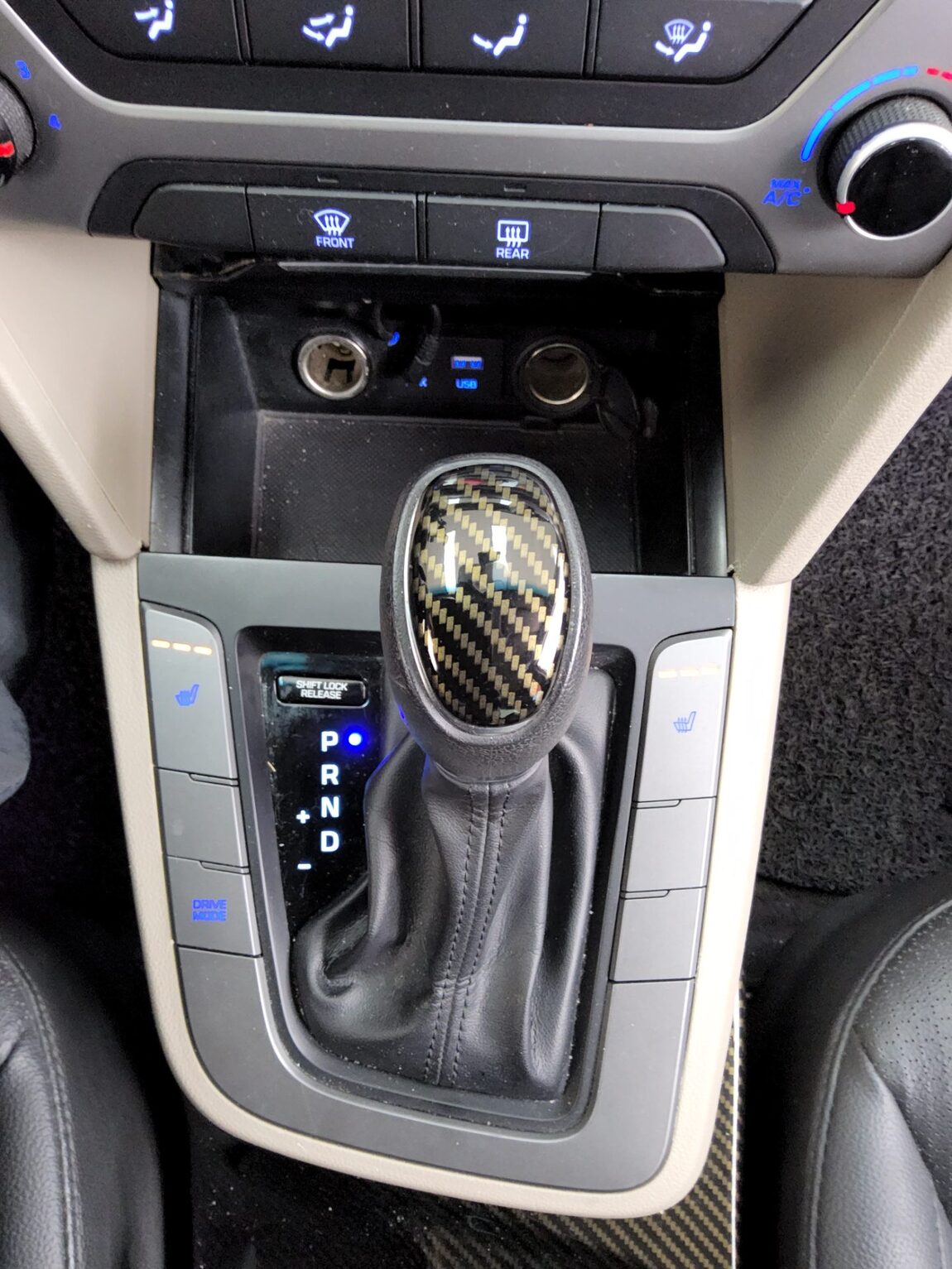 HYUNDAI AVANTE AD 1.6 GDi VALUE PLUS 2018 - zdjęcie 19