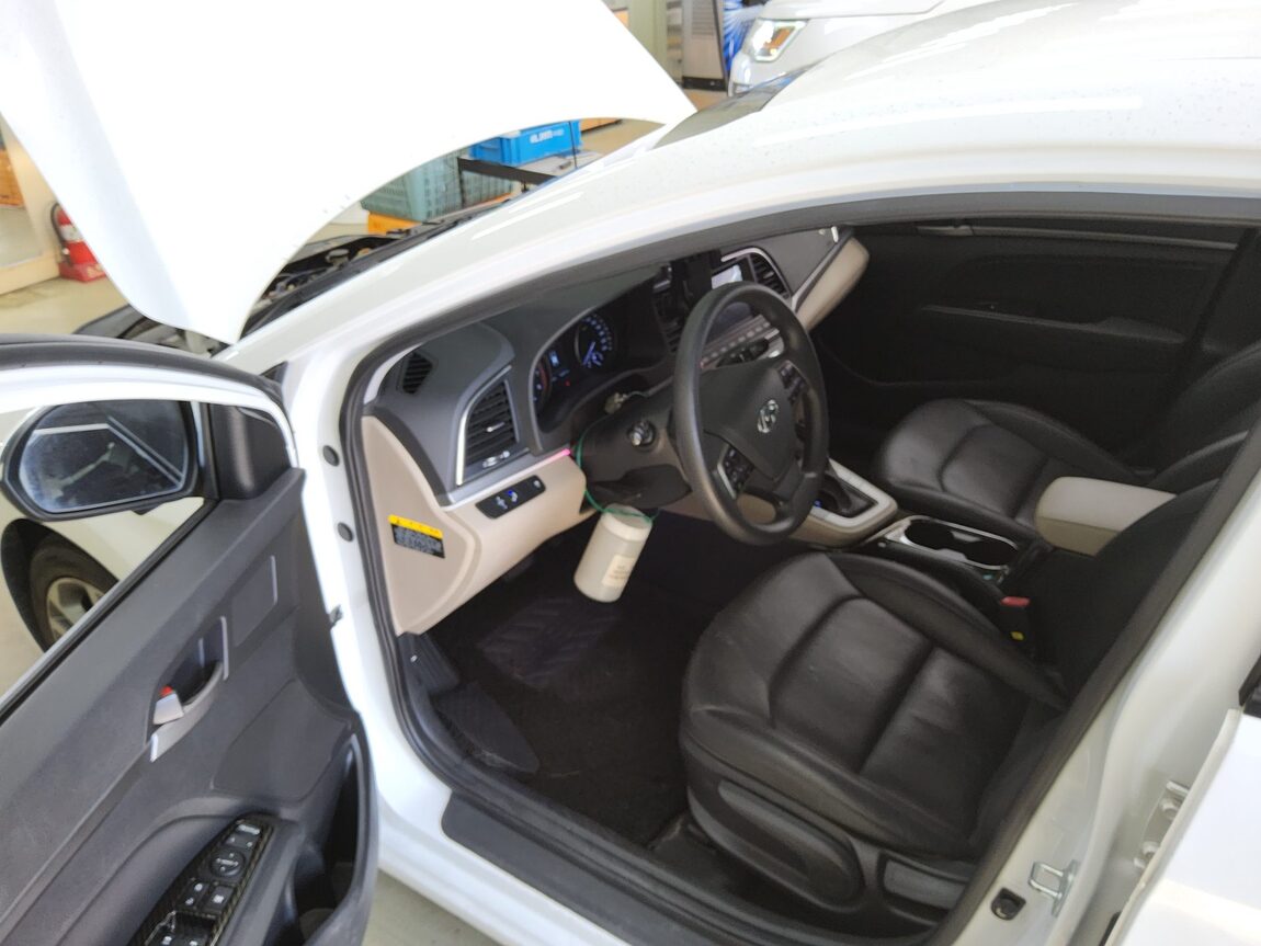 HYUNDAI AVANTE AD 1.6 GDi VALUE PLUS 2018 - zdjęcie 10
