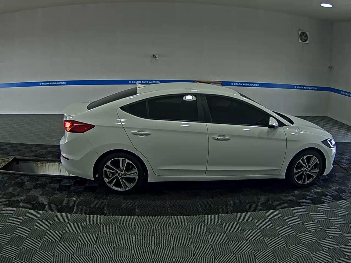 HYUNDAI AVANTE AD 1.6 GDi VALUE PLUS 2018 - zdjęcie 4