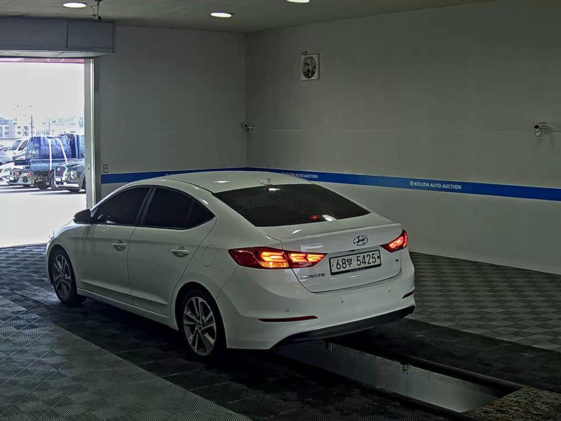 HYUNDAI AVANTE AD 1.6 GDi VALUE PLUS 2018 - zdjęcie 6