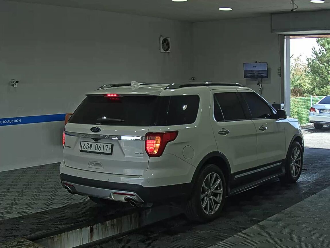 FORD EXPLORER (5TH GEN) 2.3 AWD LIMITED 2016 - zdjęcie 5