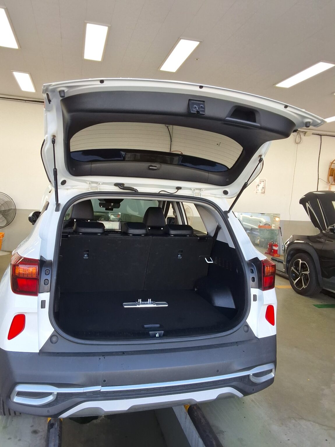 KIA SELTOS 1.6 GASOLINE 2WD PRESTIGE 2020 - zdjęcie 15