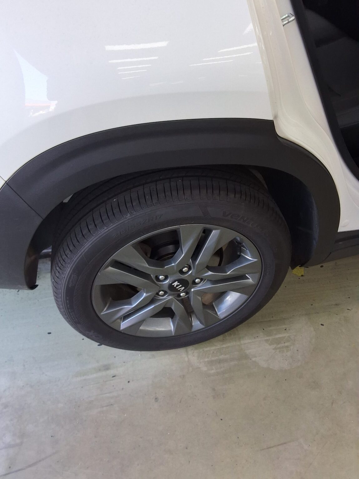 KIA SELTOS 1.6 GASOLINE 2WD PRESTIGE 2020 - zdjęcie 23