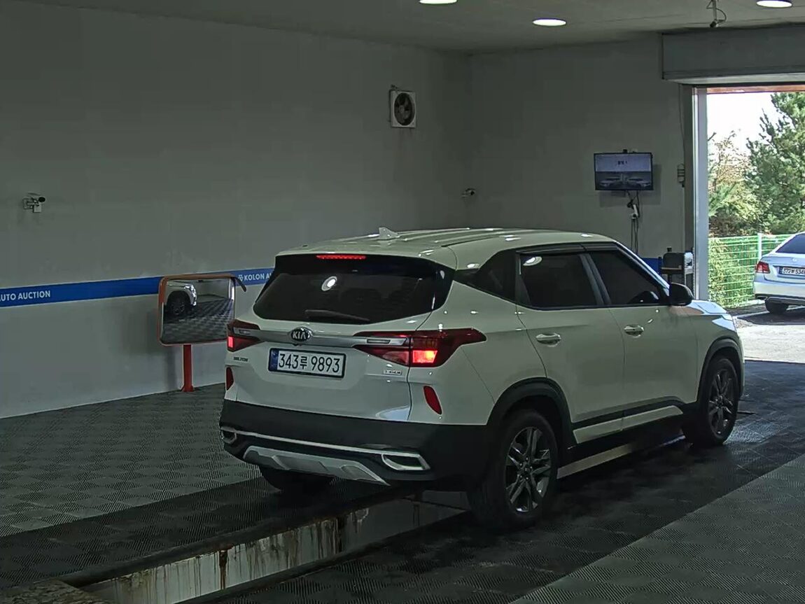 KIA SELTOS 1.6 GASOLINE 2WD PRESTIGE 2020 - zdjęcie 5