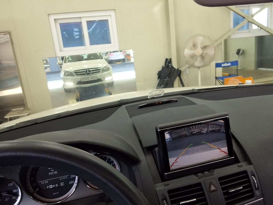 MERCEDES-BENZ C-CLASS (3RD GEN) C200 BLUE EFFICIENCY AVANTGARDE 2011 - zdjęcie 25