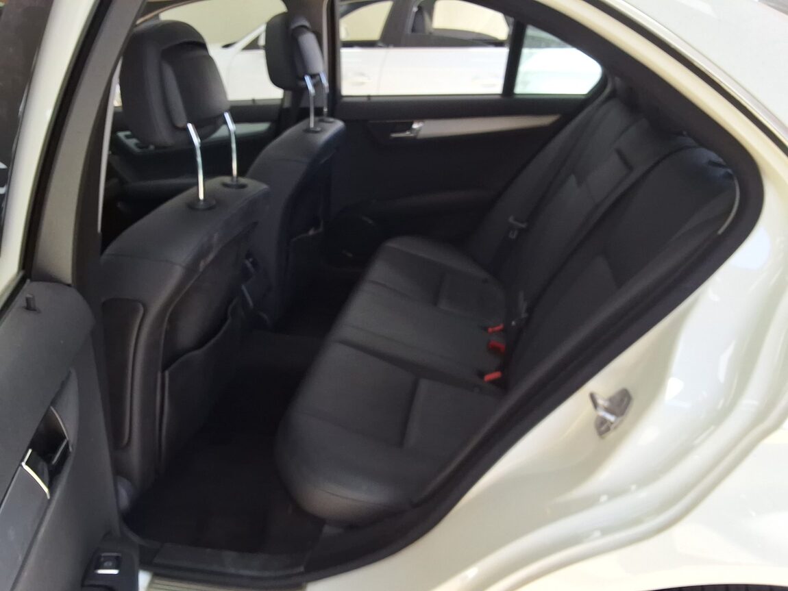 MERCEDES-BENZ C-CLASS (3RD GEN) C200 BLUE EFFICIENCY AVANTGARDE 2011 - zdjęcie 13