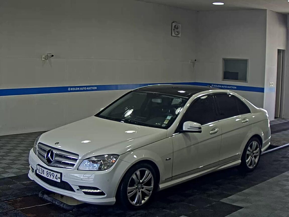 MERCEDES-BENZ C-CLASS (3RD GEN) C200 BLUE EFFICIENCY AVANTGARDE 2011 - zdjęcie 2