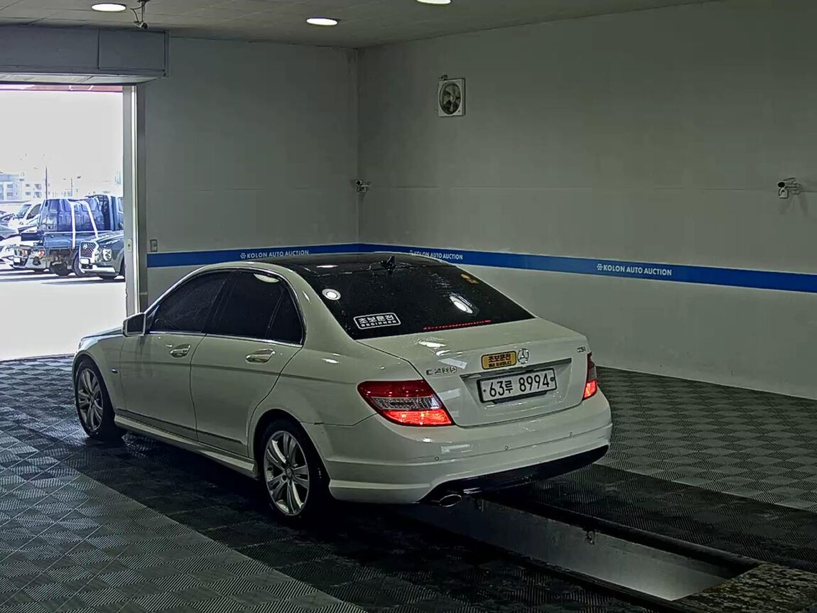 MERCEDES-BENZ C-CLASS (3RD GEN) C200 BLUE EFFICIENCY AVANTGARDE 2011 - zdjęcie 6