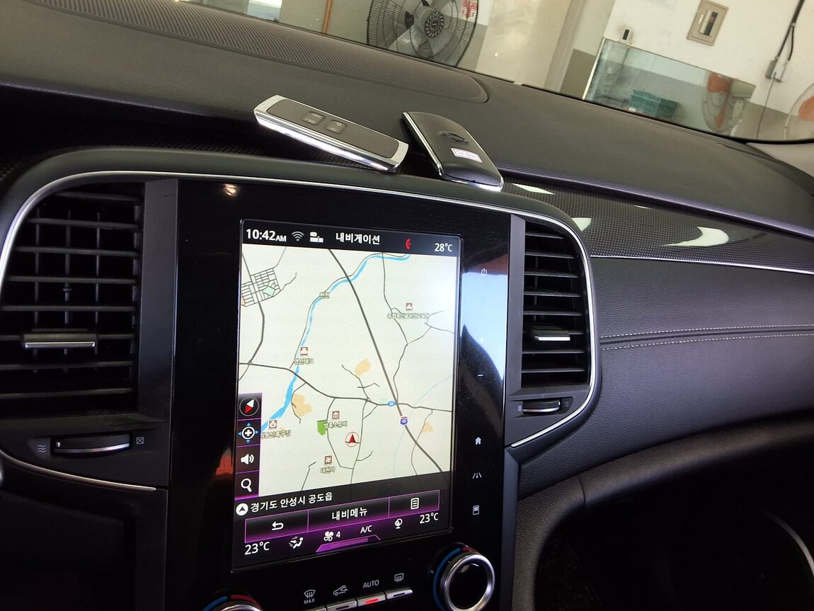 RENAULT (SAMSUNG) SM6 2.0 GDe LE 2019 - zdjęcie 18