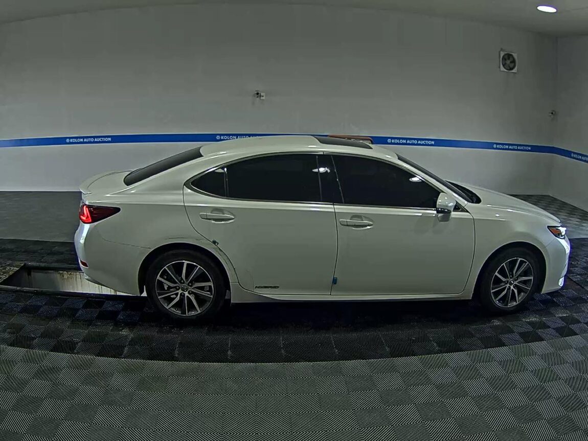 LEXUS ES (6TH GEN) 300h 2017 - zdjęcie 4