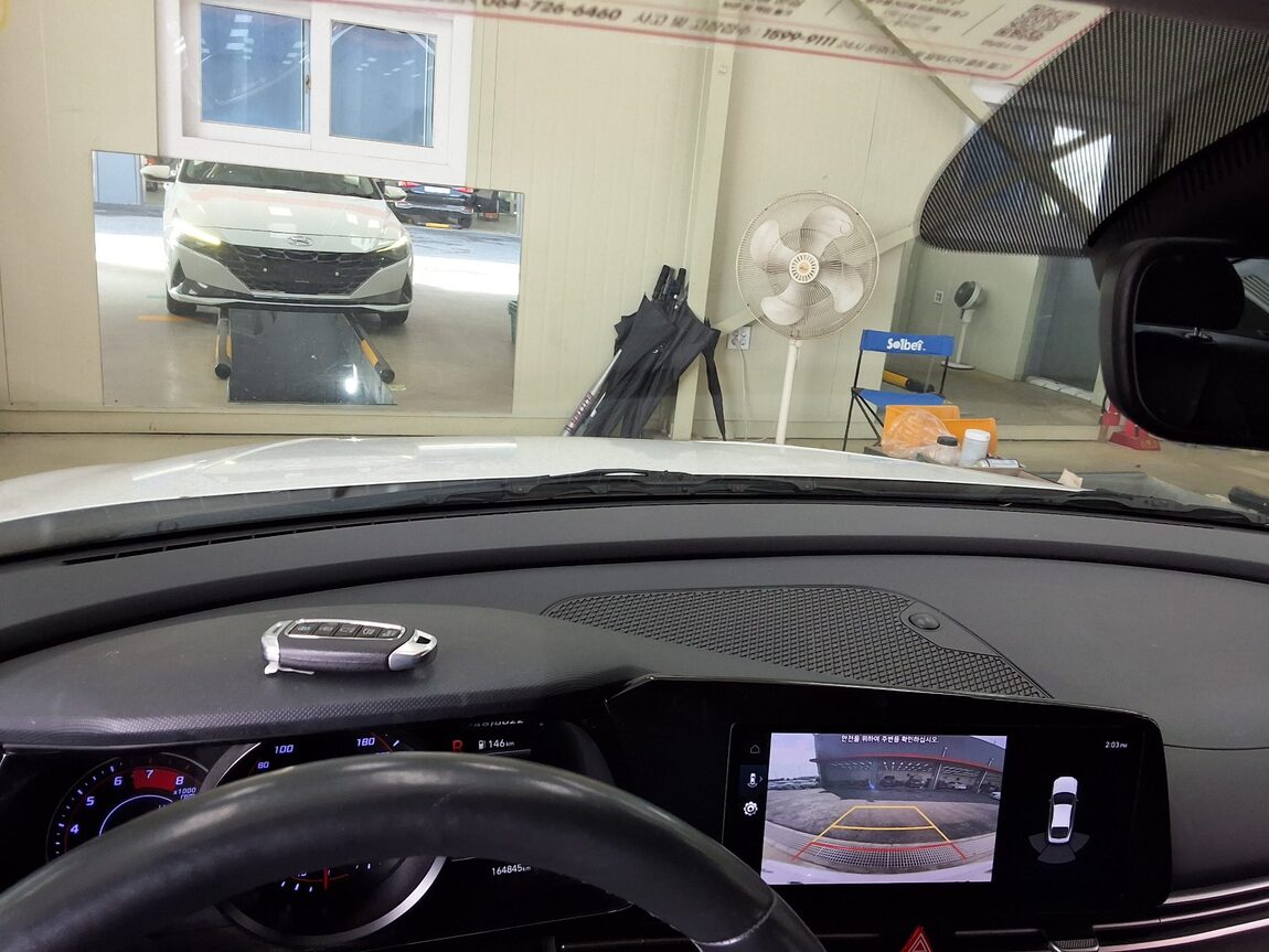 HYUNDAI AVANTE (CN7) 1.6 GASOLINE MODERN 2021 - zdjęcie 25