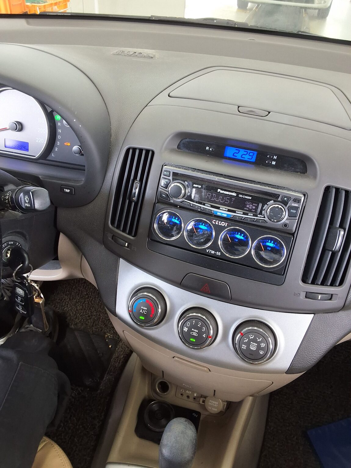 HYUNDAI AVANTE HD 1.6 VVT E16 DELUXE 2007 - zdjęcie 17