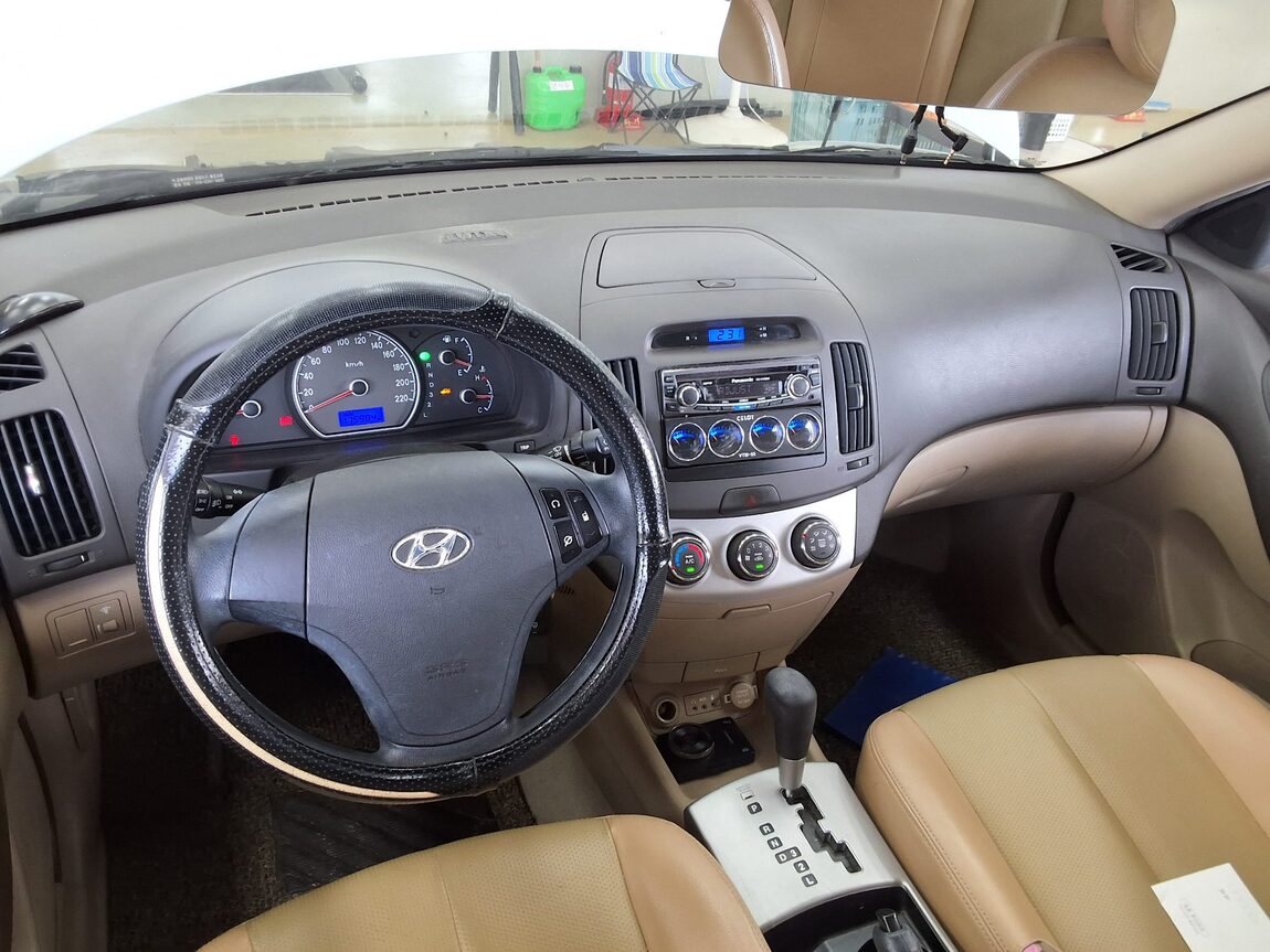 HYUNDAI AVANTE HD 1.6 VVT E16 DELUXE 2007 - zdjęcie 11