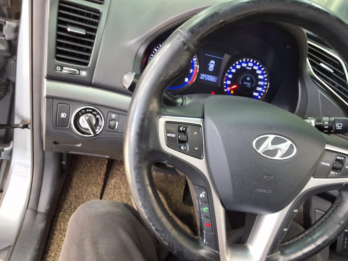 HYUNDAI i40 2.0 GDi PYL 2014 - zdjęcie 23