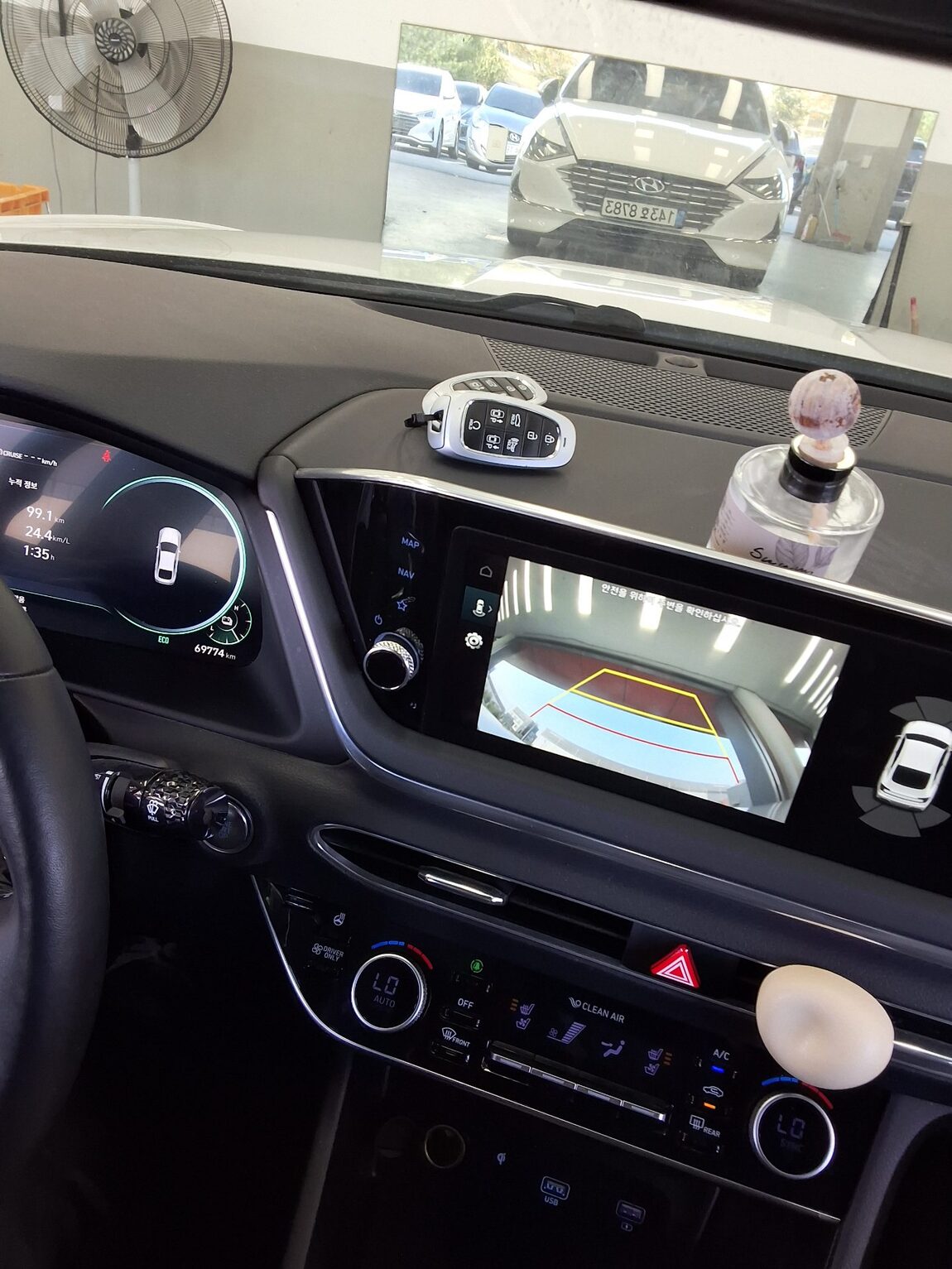 HYUNDAI SONATA (DN8) HYBRID 2.0 HEV PREMIUM PLUS 2022 - zdjęcie 17