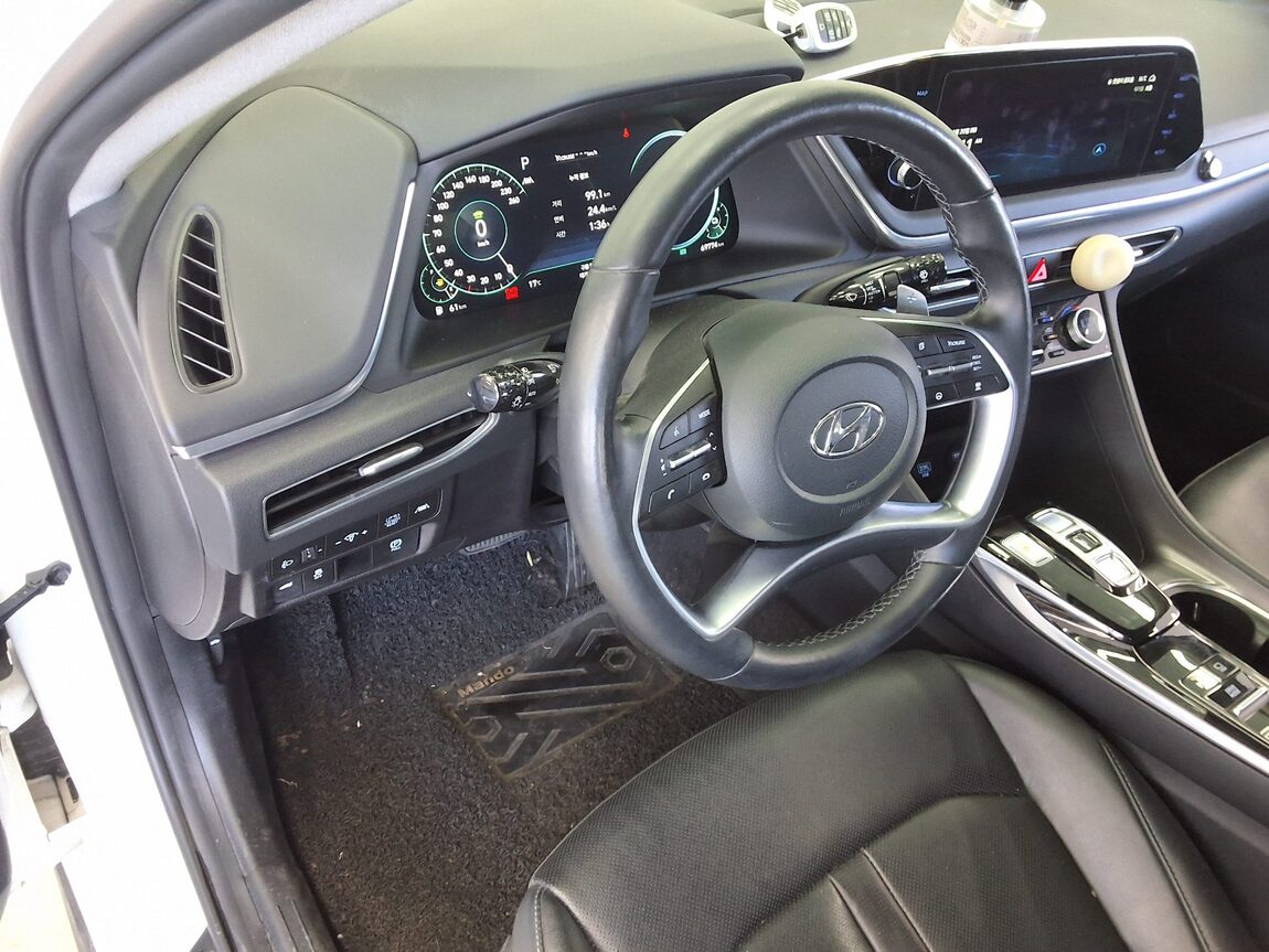 HYUNDAI SONATA (DN8) HYBRID 2.0 HEV PREMIUM PLUS 2022 - zdjęcie 18