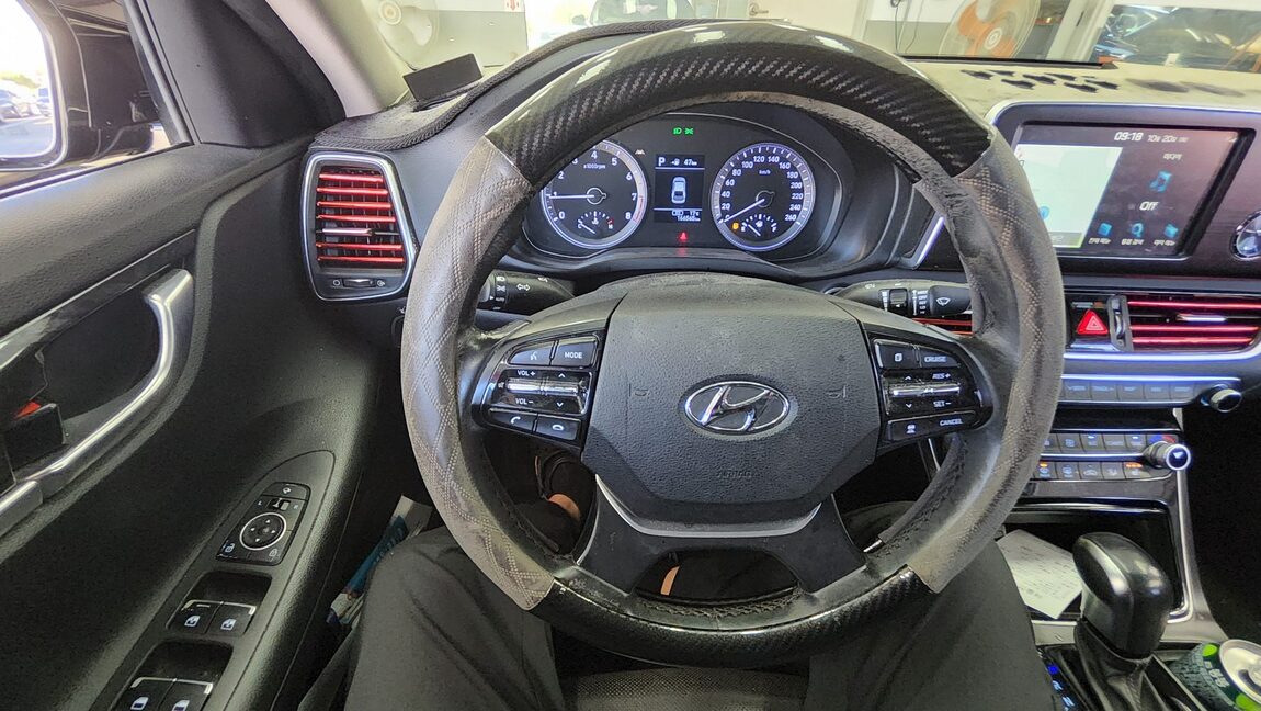 HYUNDAI GRANDEUR IG 2.4 GDi MODERN 2019 - zdjęcie 17