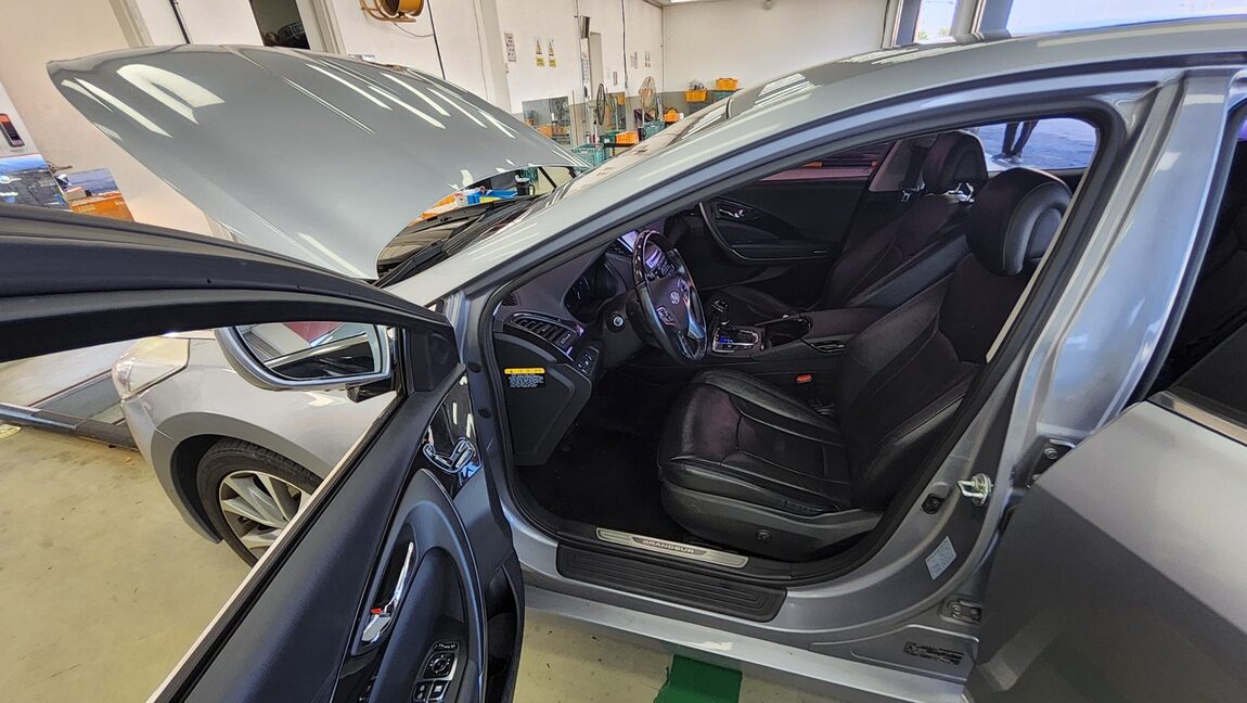 HYUNDAI GRANDEUR HG HG 300 PREMIUM 2016 - zdjęcie 10