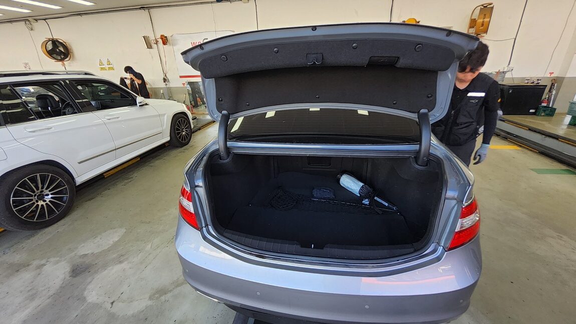 HYUNDAI GRANDEUR HG HG 300 PREMIUM 2016 - zdjęcie 15