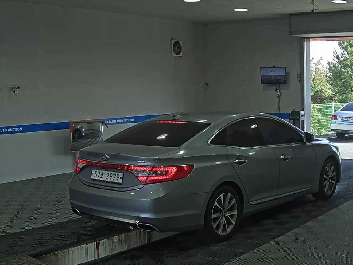 HYUNDAI GRANDEUR HG HG 300 PREMIUM 2016 - zdjęcie 5