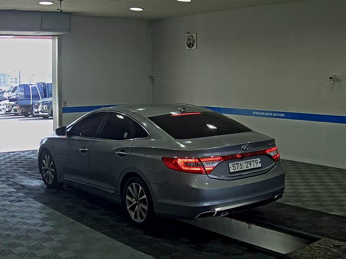 HYUNDAI GRANDEUR HG HG 300 PREMIUM 2016 - zdjęcie 6