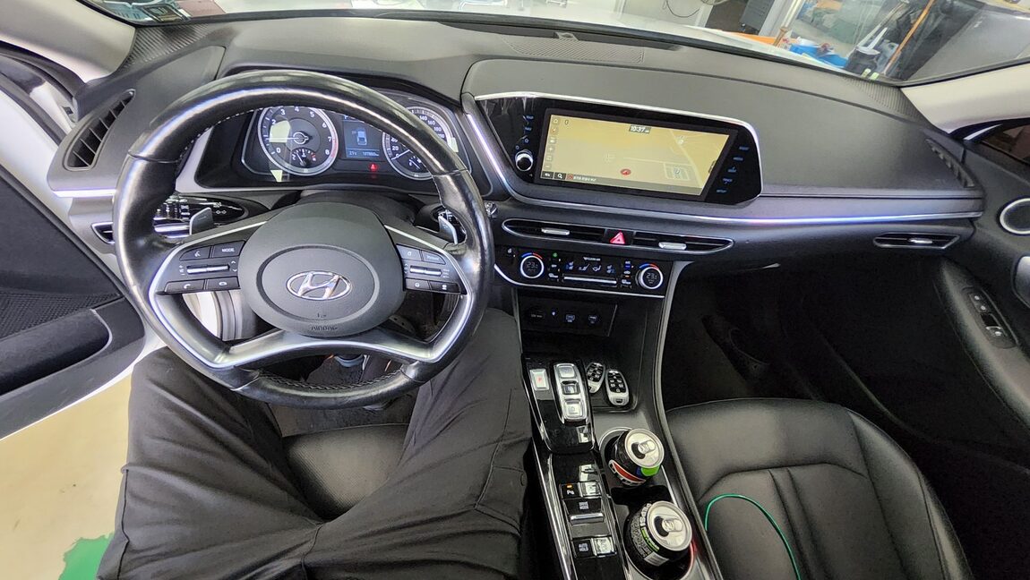 HYUNDAI SONATA (DN8) G2.0 PREMIUM FAMILY 2020 - zdjęcie 11