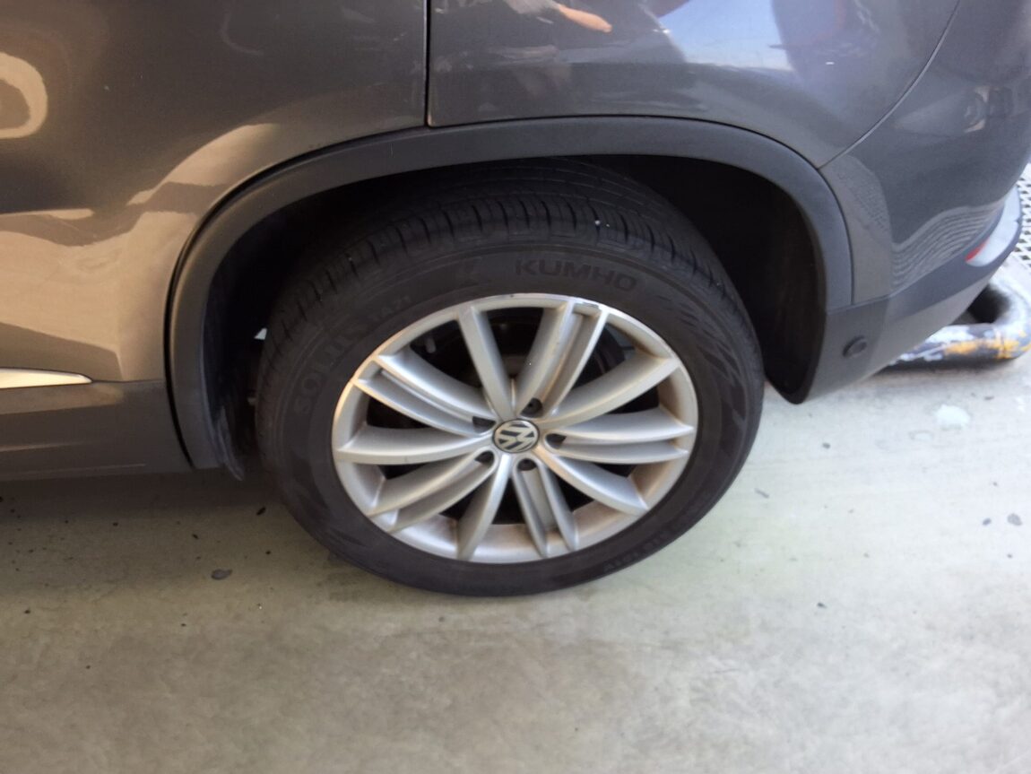 VOLKSWAGEN TIGUAN 2.0 TDI BLUEMOTION PREMIUM 2015 - zdjęcie 20