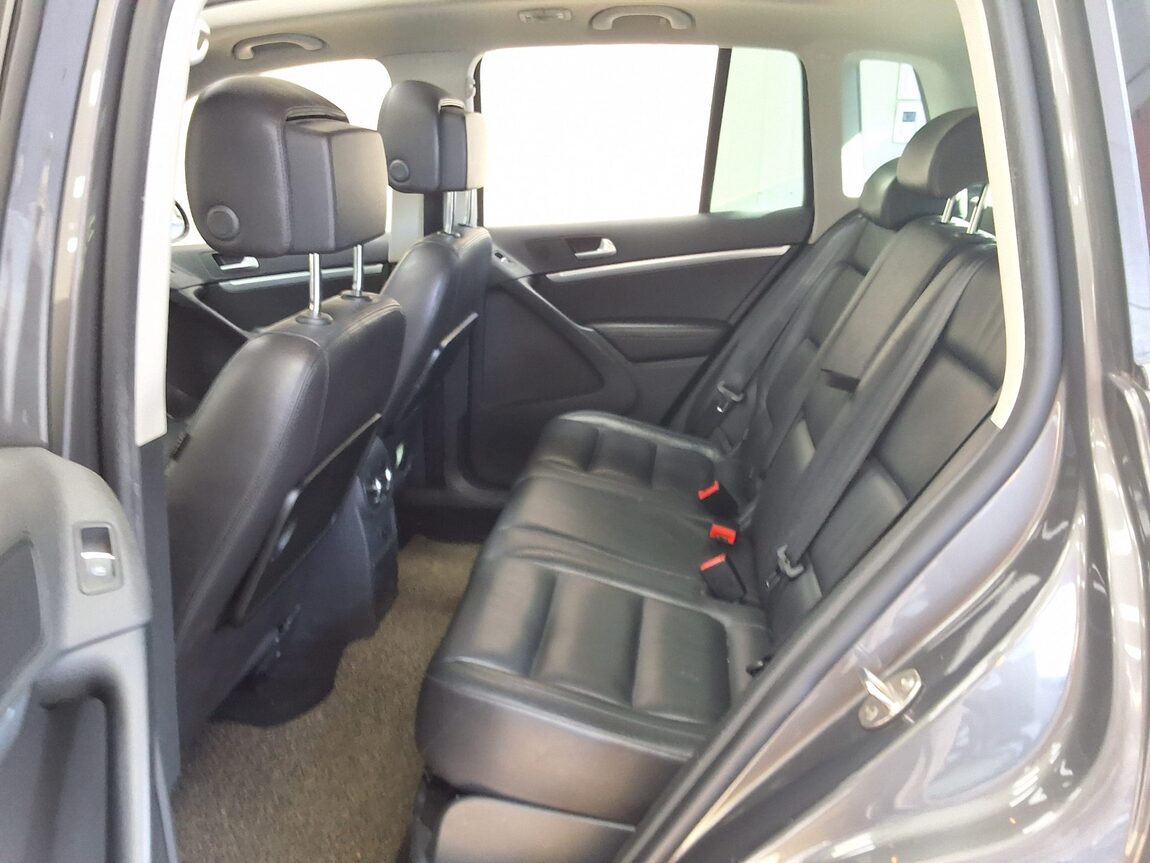 VOLKSWAGEN TIGUAN 2.0 TDI BLUEMOTION PREMIUM 2015 - zdjęcie 13