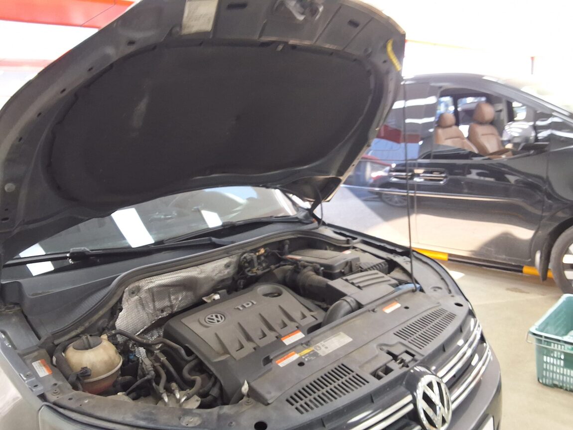VOLKSWAGEN TIGUAN 2.0 TDI BLUEMOTION PREMIUM 2015 - zdjęcie 18