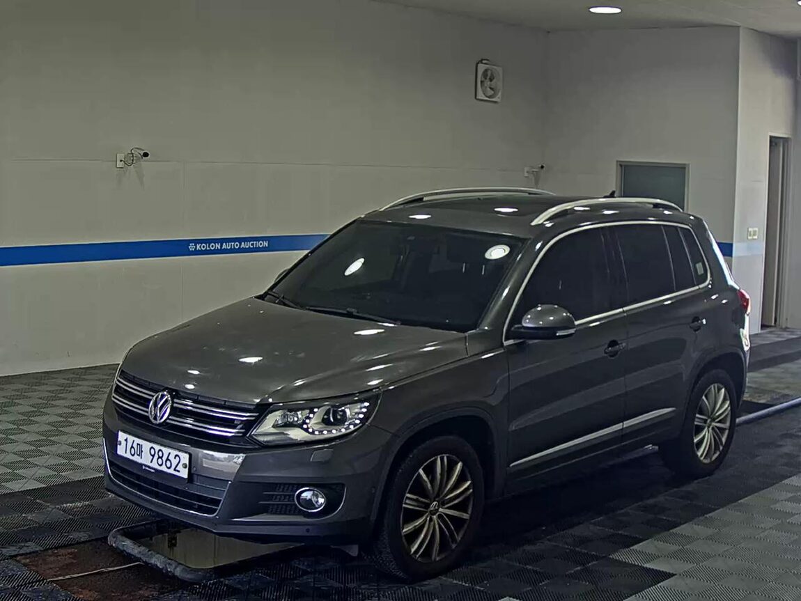 VOLKSWAGEN TIGUAN 2.0 TDI BLUEMOTION PREMIUM 2015 - zdjęcie 2