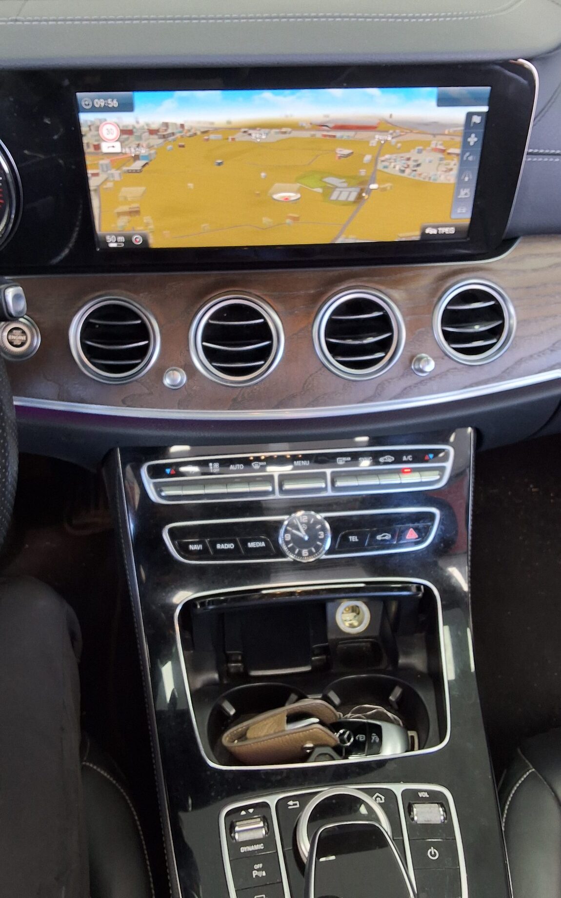 MERCEDES-BENZ E-CLASS (5TH GEN) E220d EXCLUSIVE 2017 - zdjęcie 18