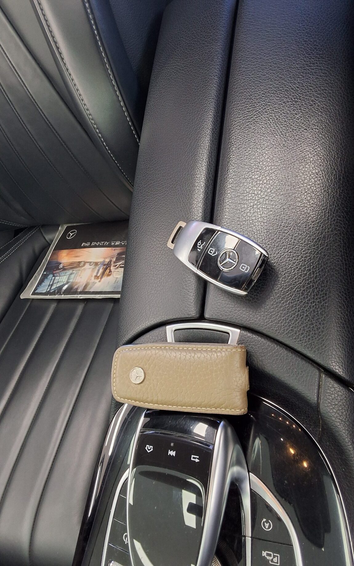 MERCEDES-BENZ E-CLASS (5TH GEN) E220d EXCLUSIVE 2017 - zdjęcie 20