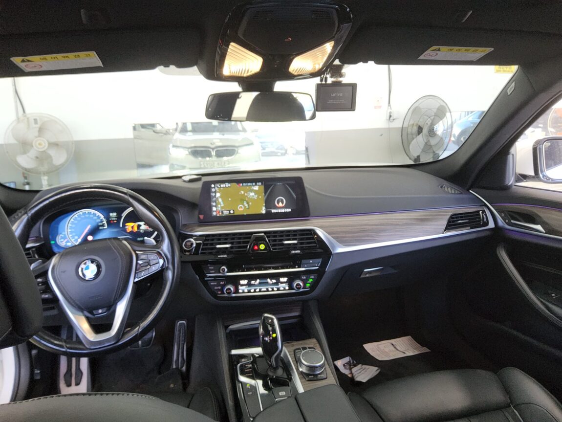 BMW 5 SERIES (7TH GEN) 530i xDRIVE M SPORT PACK PLUS 2018 - zdjęcie 11