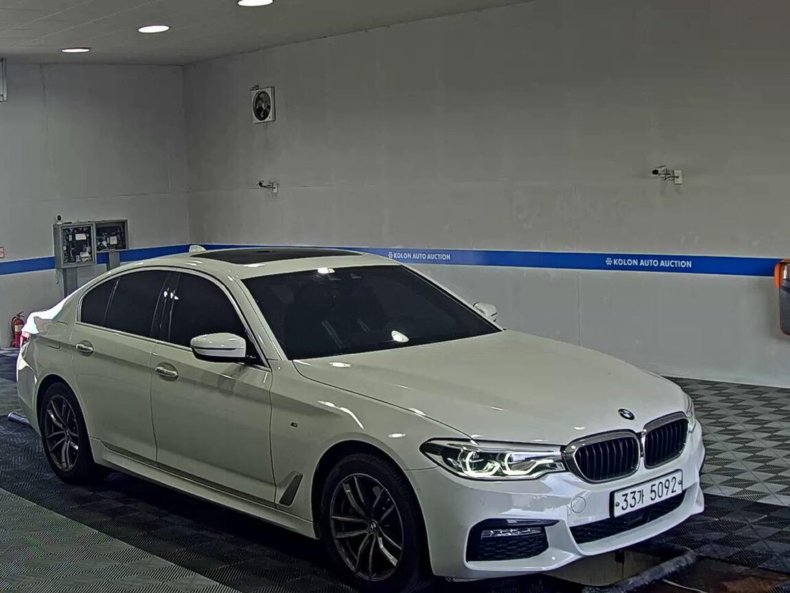 BMW 5 SERIES (7TH GEN) 530i xDRIVE M SPORT PACK PLUS 2018 - zdjęcie 3