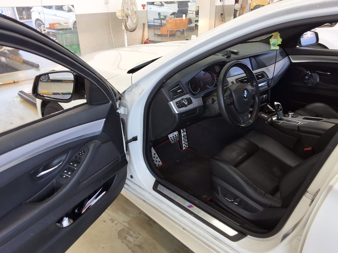 BMW 5 SERIES (6TH GEN) 520d M SPORT 2013 - zdjęcie 10