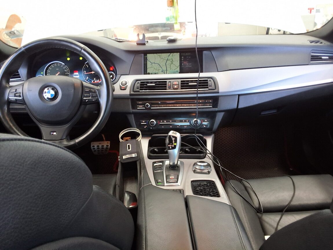 BMW 5 SERIES (6TH GEN) 520d M SPORT 2013 - zdjęcie 11