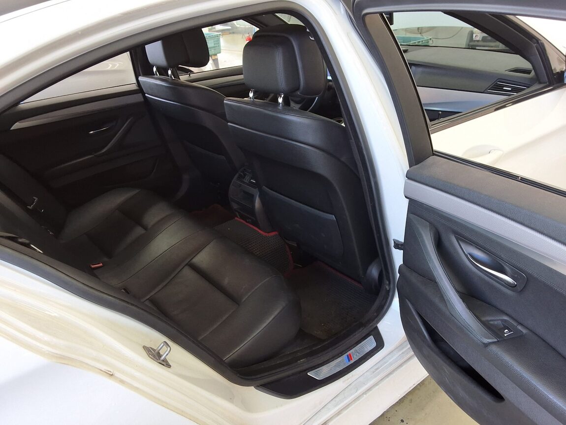 BMW 5 SERIES (6TH GEN) 520d M SPORT 2013 - zdjęcie 13